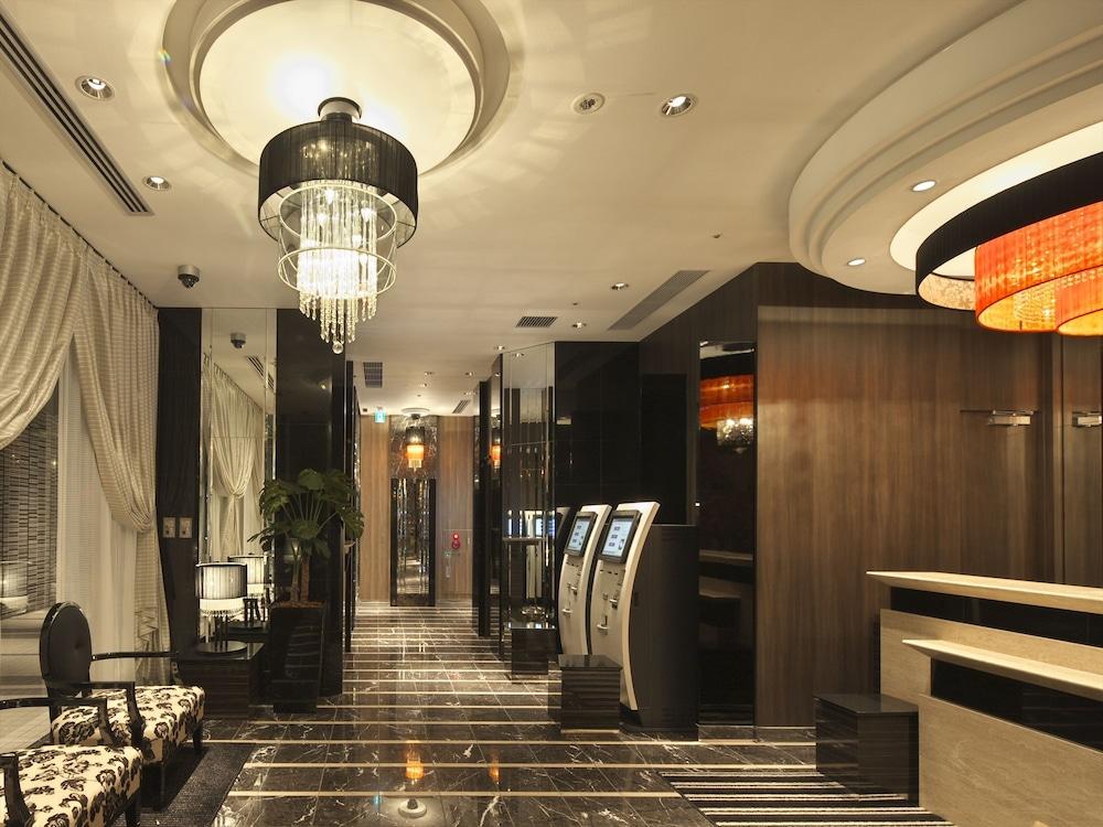 Apa Hotel Higashi Shinjuku Ekimae Tokio Buitenkant foto